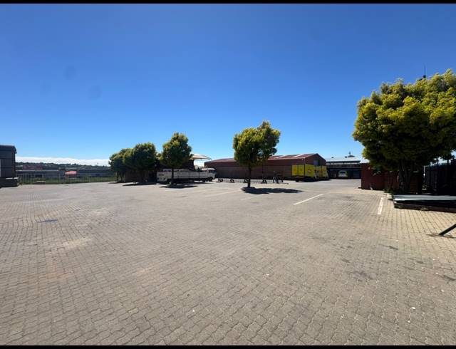 1,625M² WAREHOUSE FOR SALE IN RAND LEASE